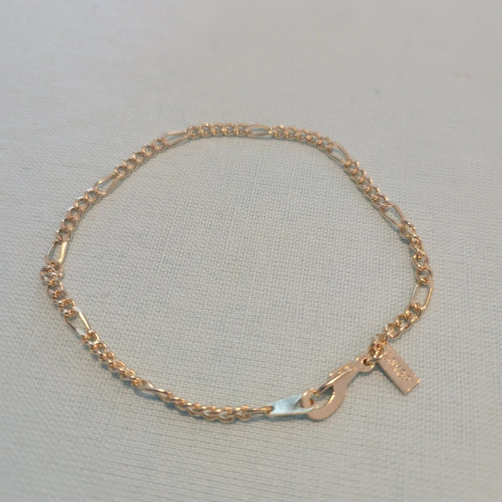 VERY DENTY, 14K GOLD PLATED BRACELET 7. 1/ 2 INCHES - Picture 3 of 3